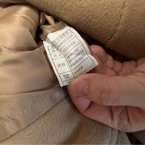 100% wool coat with a detachable cape - Picture 2 of 3